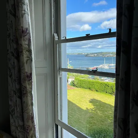 Lynwood House Bed & Breakfast *
