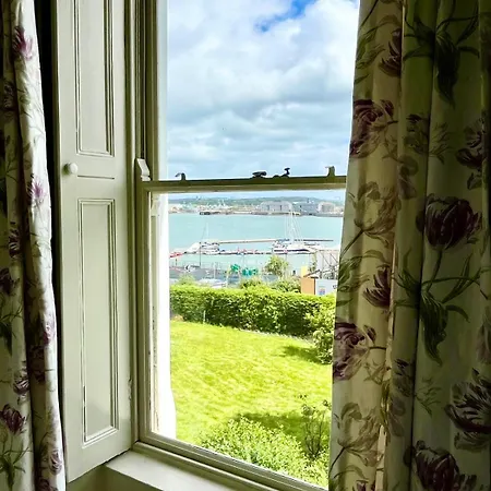 Lynwood House * Cobh