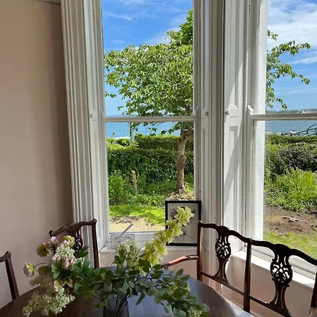 Lynwood House Bed & Breakfast *