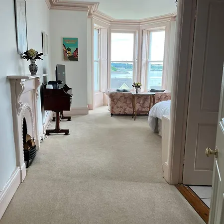Bed & Breakfast Lynwood House